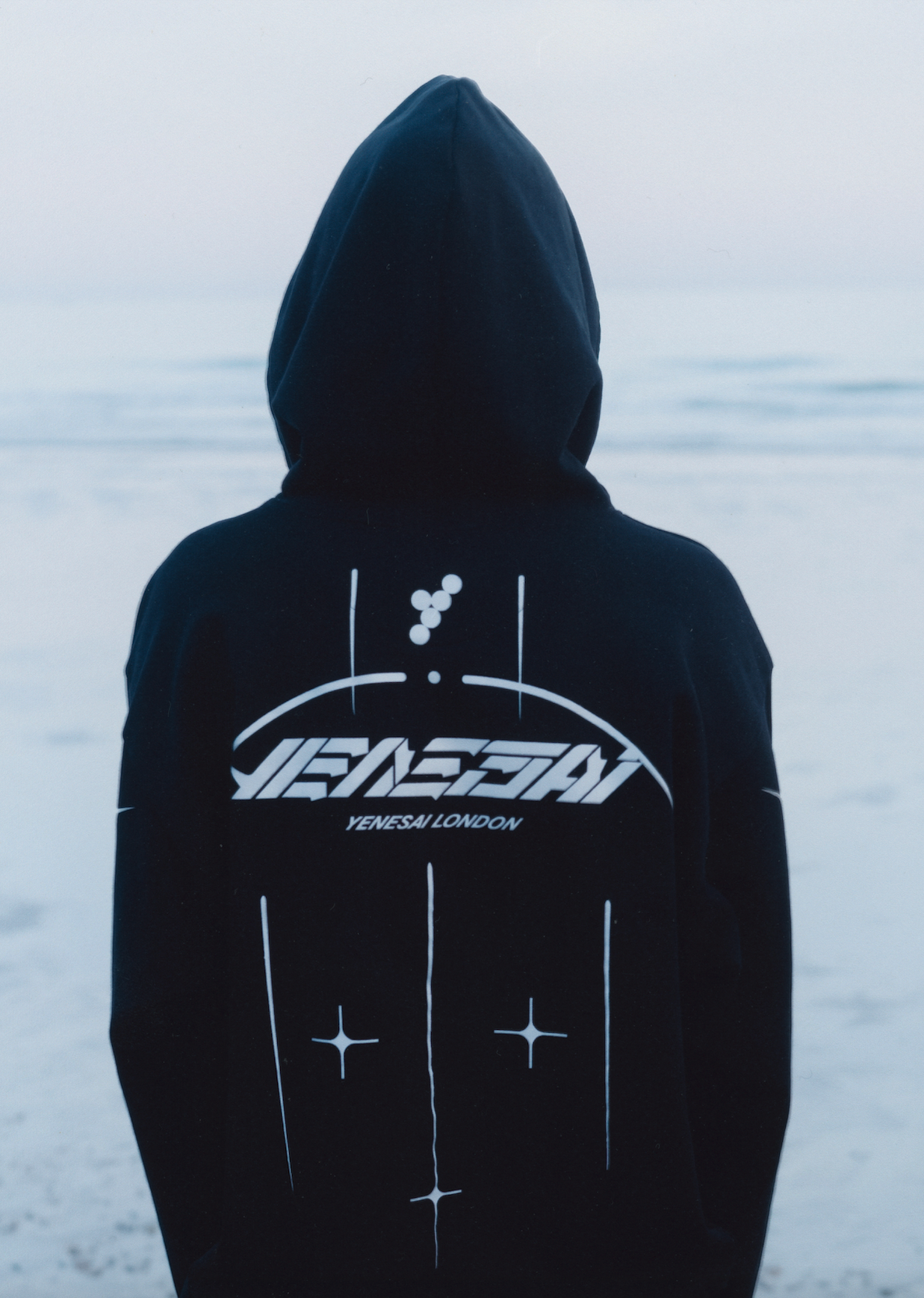ANARA Hoodie Black